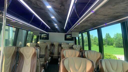 Chevy Ecoach 38 - 5